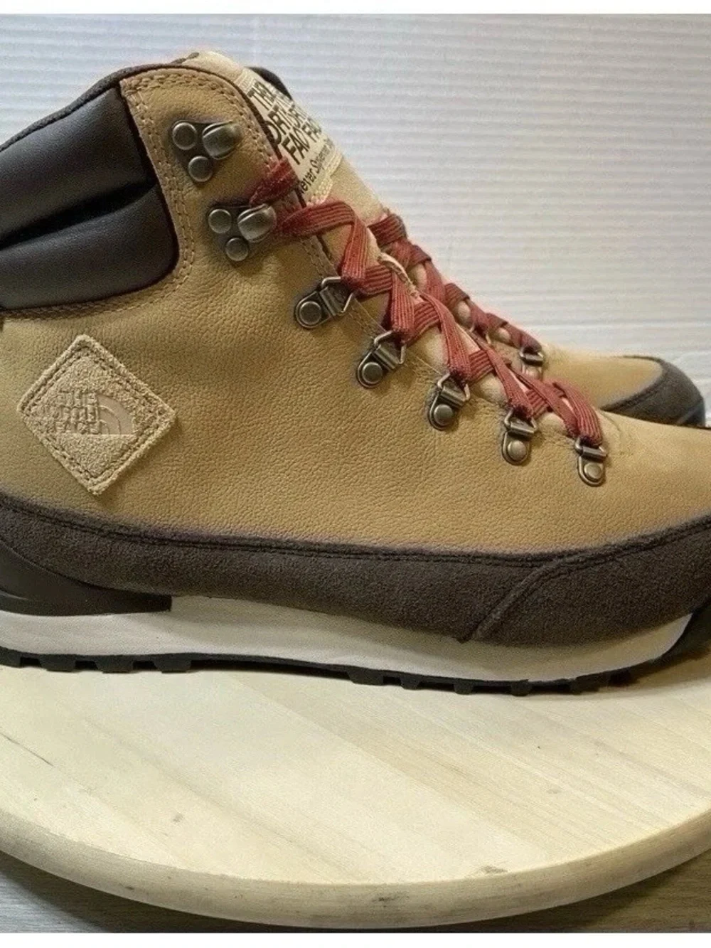 The North Face Back-To-Berkeley IV Leather Waterproof Boots (Style: NF0A817Q).